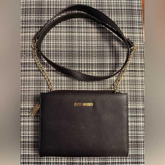 Steve Madden Black Vegan Saffiano Leather Crossbody Wallet Bag Gold Chain - Picture 2 of 8